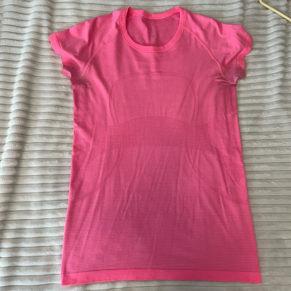 Lululemon swiftly tech short sleeve